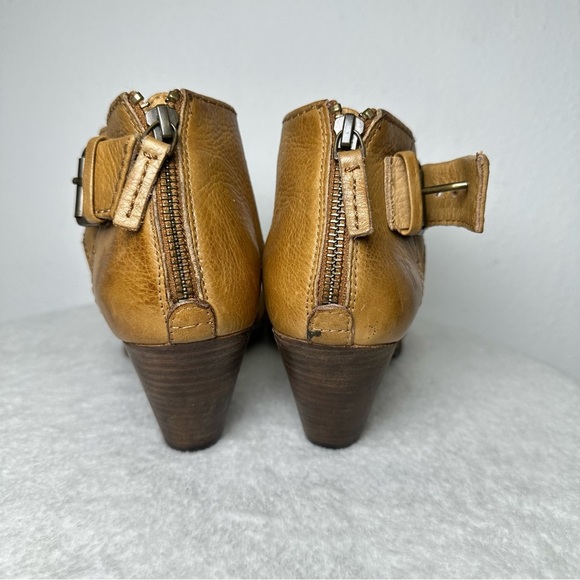 NWOB Frye Reina Heel Tan Leather With Back Zipper Closure - Picture 9 of 13